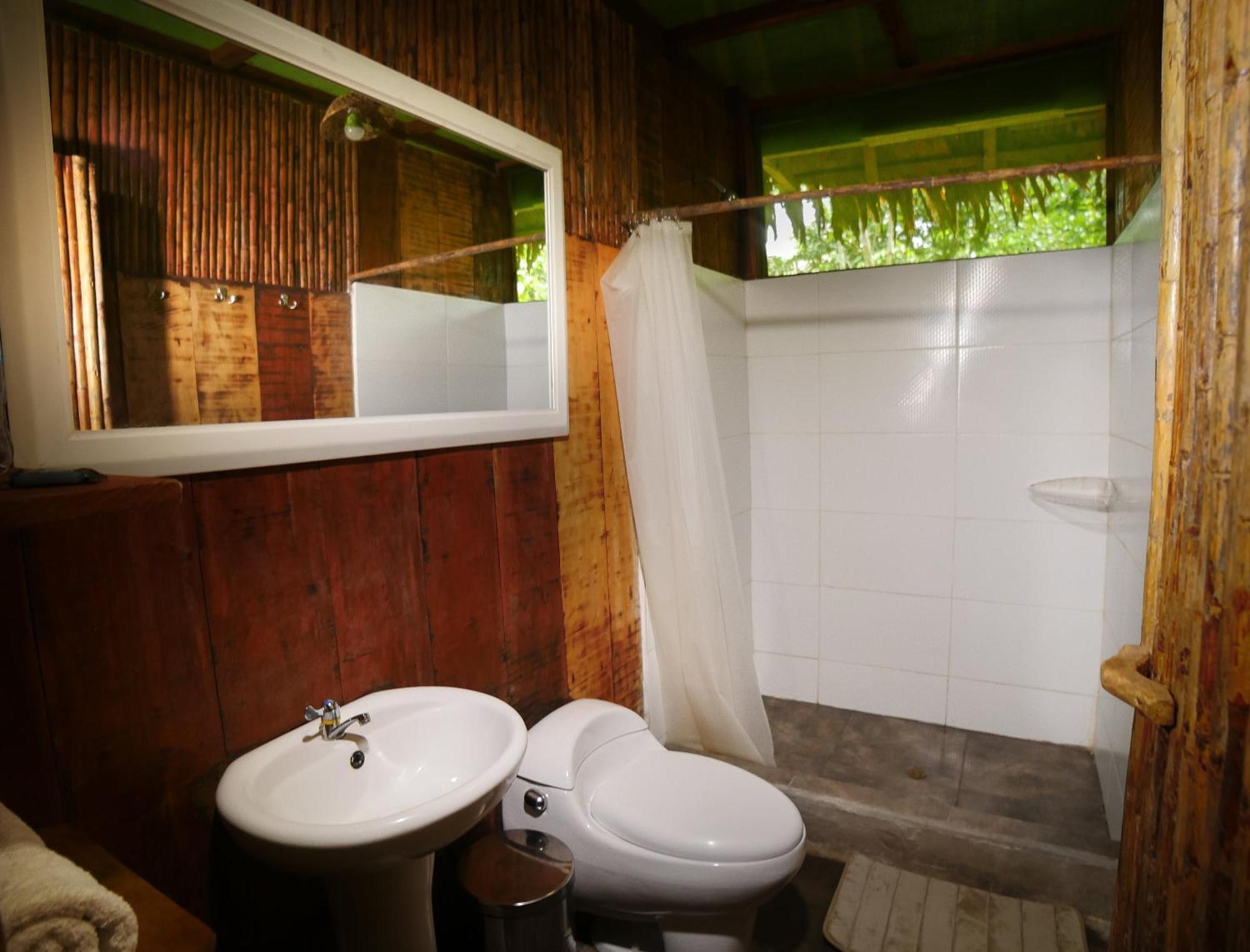 Aemak Iquitos Ecolodge Santa Clara 外观 照片